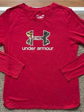 Under Armour Womans Lg Hot Pink Long Sleeve Tee with Camo Logo Like New